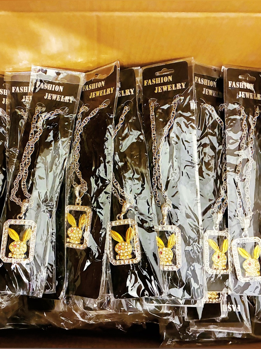 Lot of 1000 Bunny Rabbit Pendant Necklaces Rhinestone Heavy Metal Chain Bulk